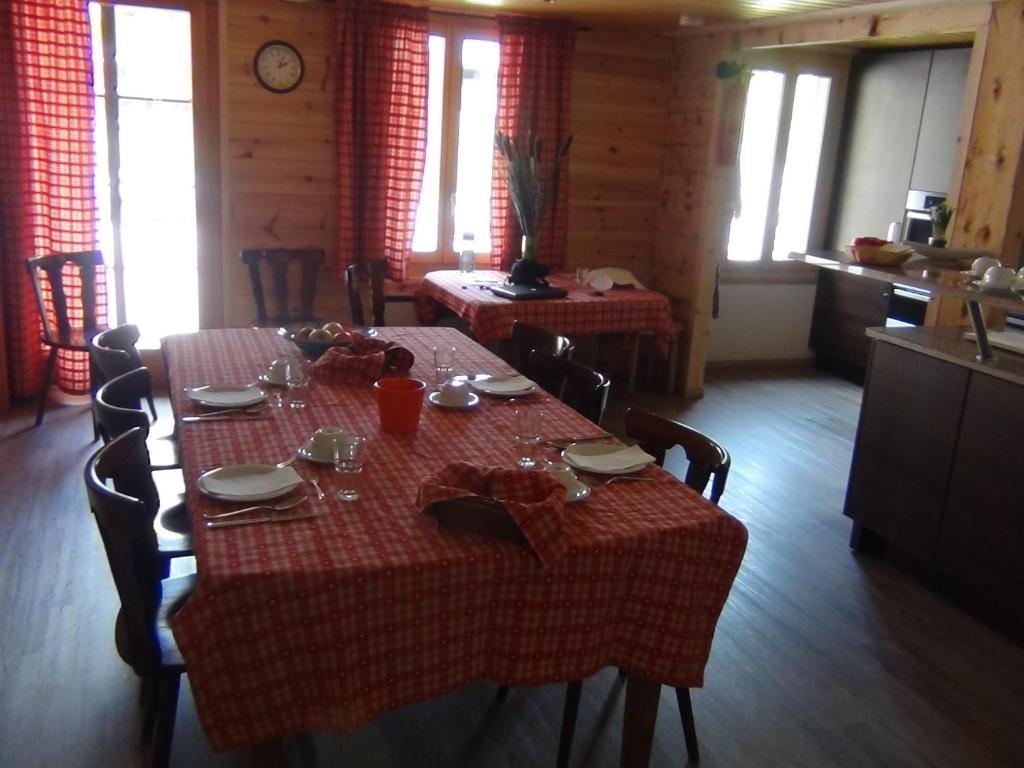 Chalet Suisse Bed And Breakfast 몰진스 외부 사진